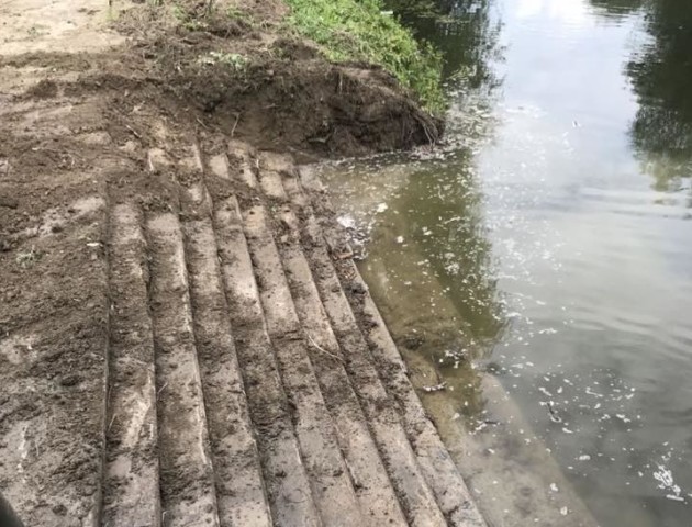 У луцькому парку відкопали старезні сходи. ФОТО