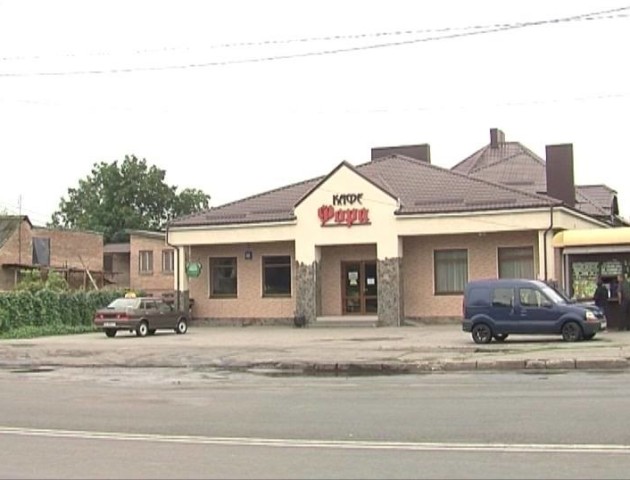 На поминках у луцькому кафе відвідувачі підхопили сальмонельоз. ВІДЕО