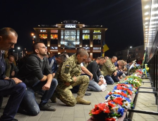 У Луцьку вшанували загиблих під Іловайськом. ФОТО