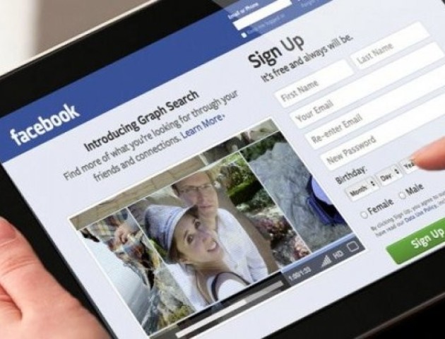 У роботі Facebook стався збій