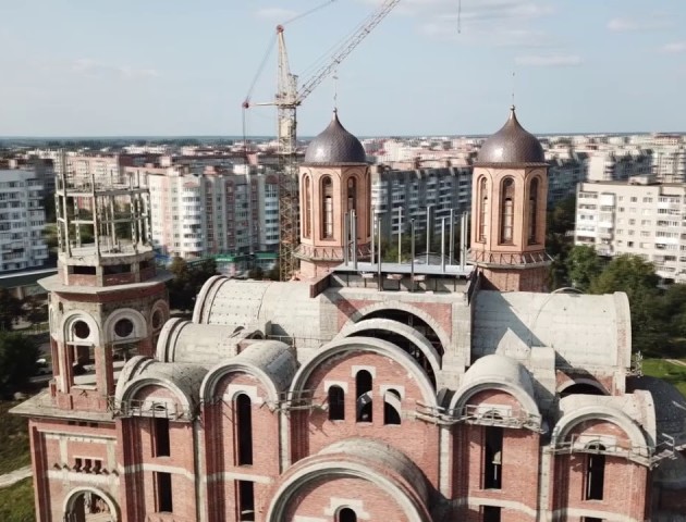 Краса і велич: луцький собор Всіх Святих Землі Волинської показали з висоти пташиного польоту. ВІДЕО