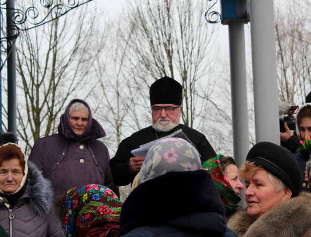 Ще одна волинська громада разом зі священиком перейшла до ПЦУ. ВІДЕО